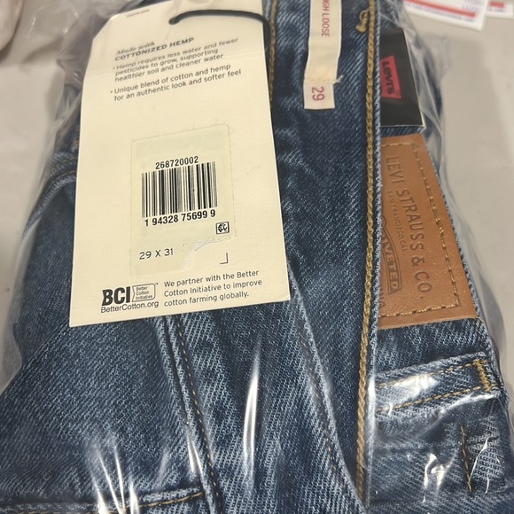 Levi’s Premium HIGH LOOSE JEANS - Picture 5 of 11